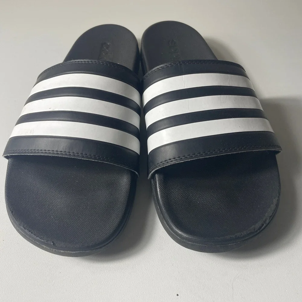 Adidas Mens Adilette Comfort Slide Sandals Size 10 Black GZ5891 Sporty Gym